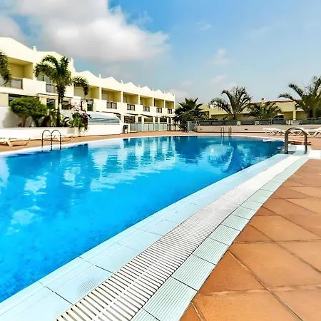 Oasis Fanabe Townhouse * 阿德耶