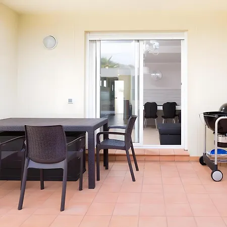 Oasis Fanabe Townhouse