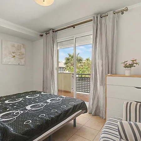 Oasis Fanabe Townhouse *