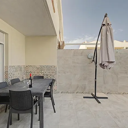 Oasis Fanabe Townhouse *